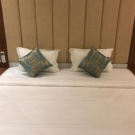 Hotel Hari Vilaas Varanasi Exteriör bild