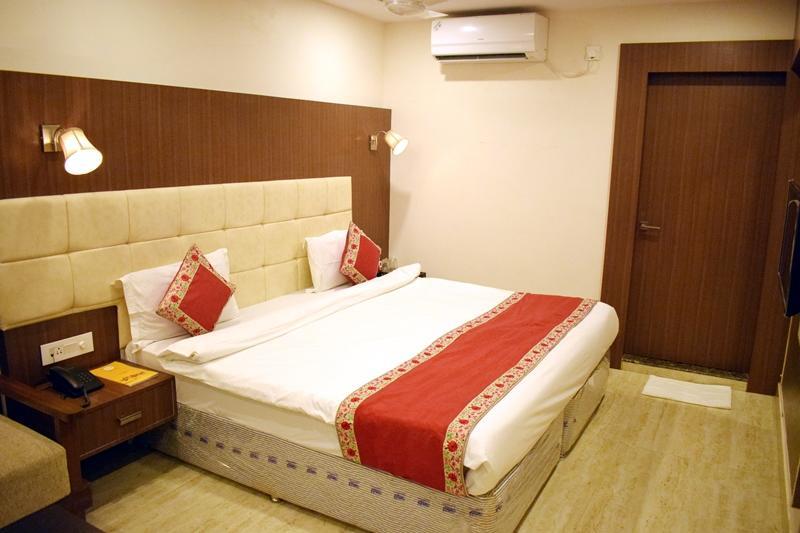 Hotel Hari Vilaas Varanasi Exteriör bild