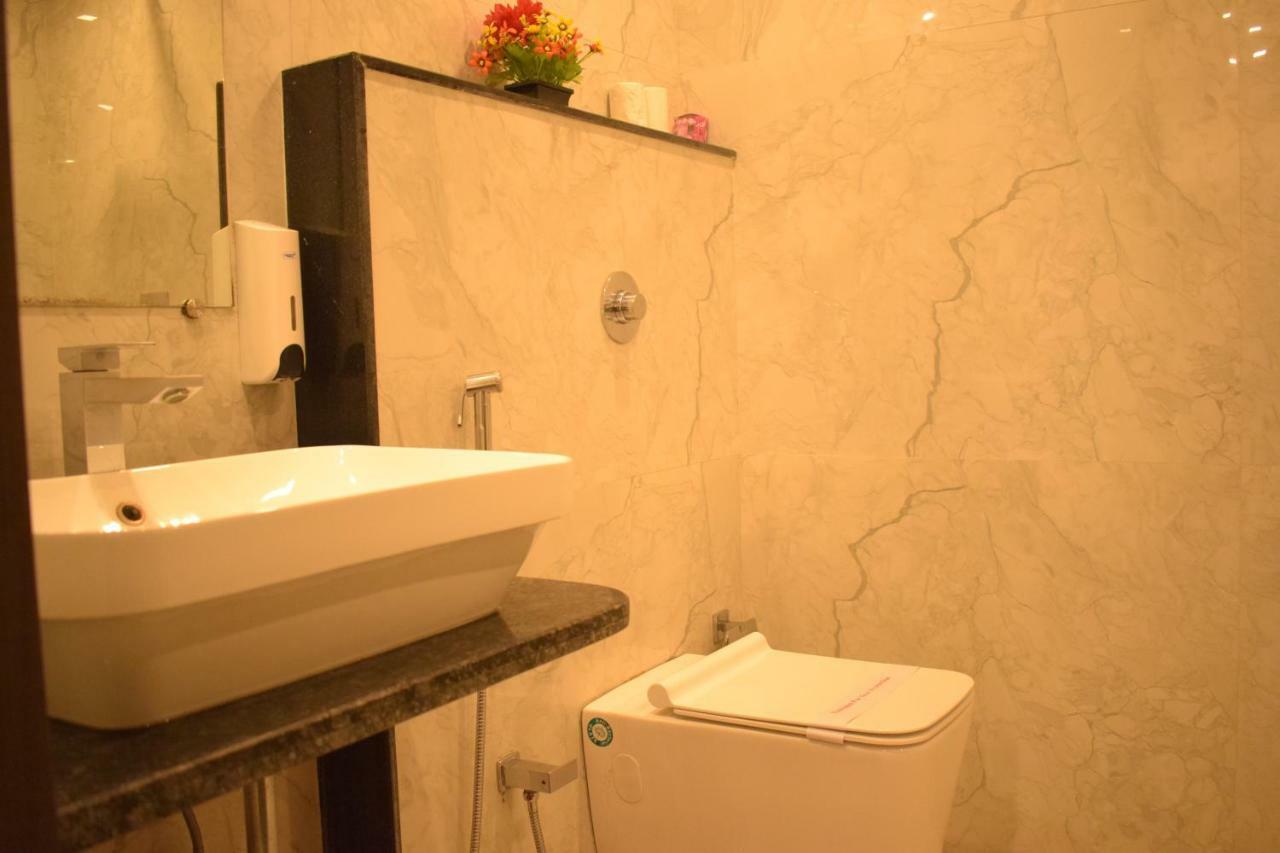 Hotel Hari Vilaas Varanasi Exteriör bild